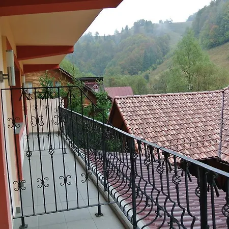 בית הארחה Restaurant Piatra Craiului *